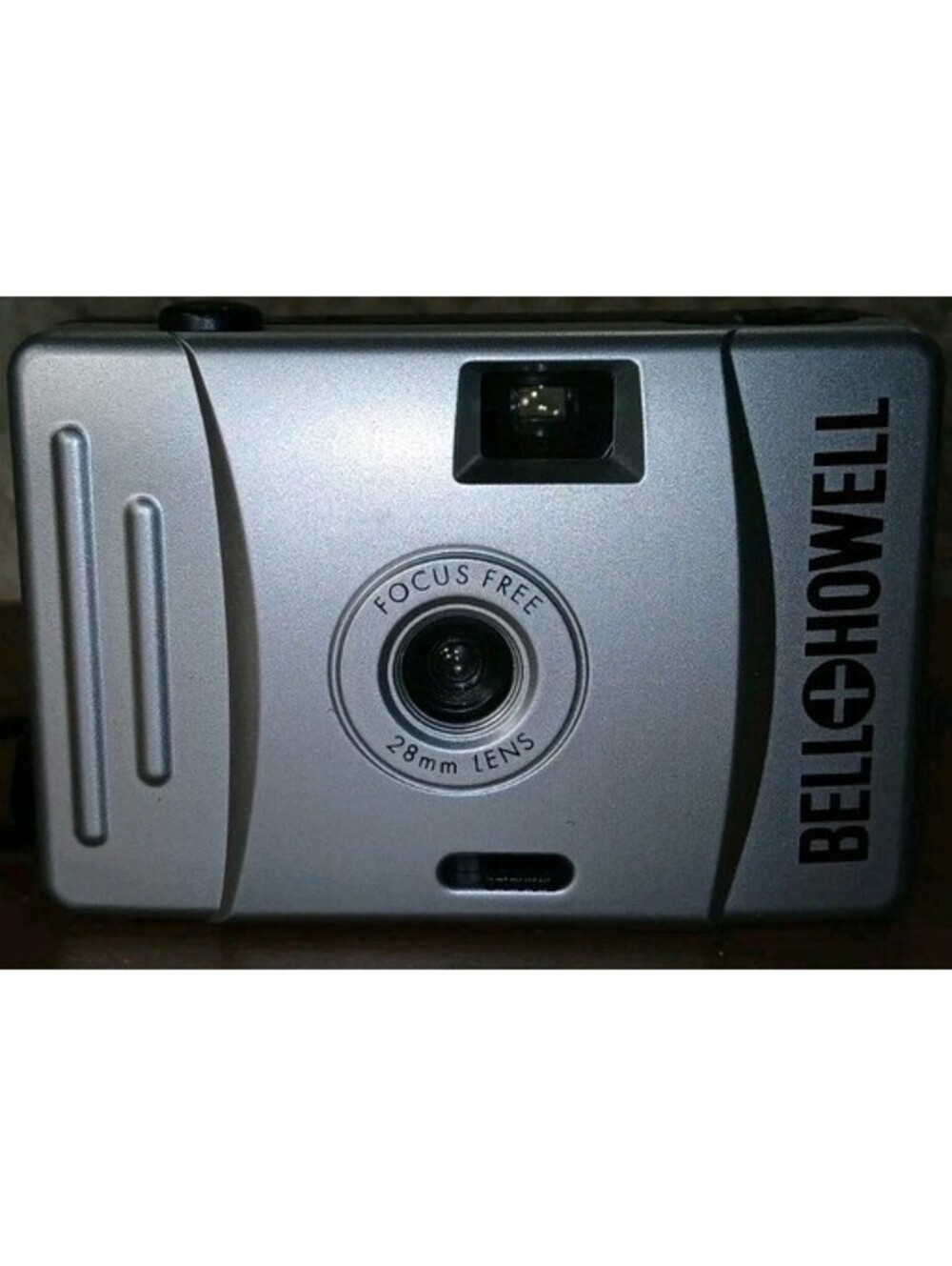 Bell & Howell Point & Shoot - 35mm Camera - Focus Free 28mm Lens w/ Case & Film